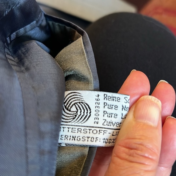 Eduard Dressler suit - Picture 12 of 13